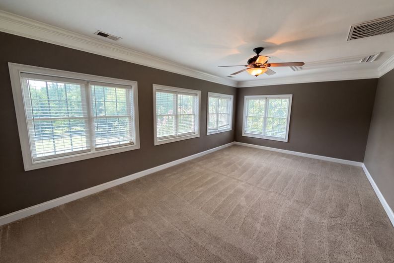 Photo 17 of 22 of 9721 Arlington Oaks Dr, Charlotte, NC