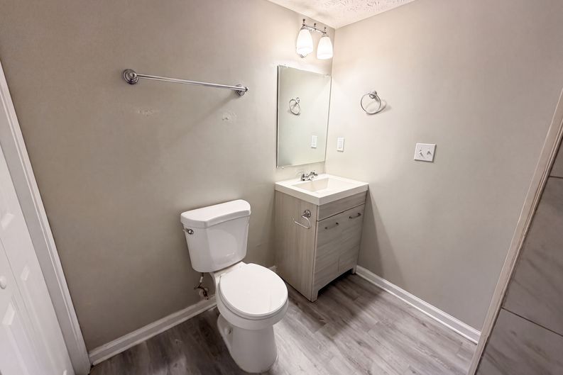 Photo 13 of 19 of 5067 Redan Rd, Stone Mountain, GA