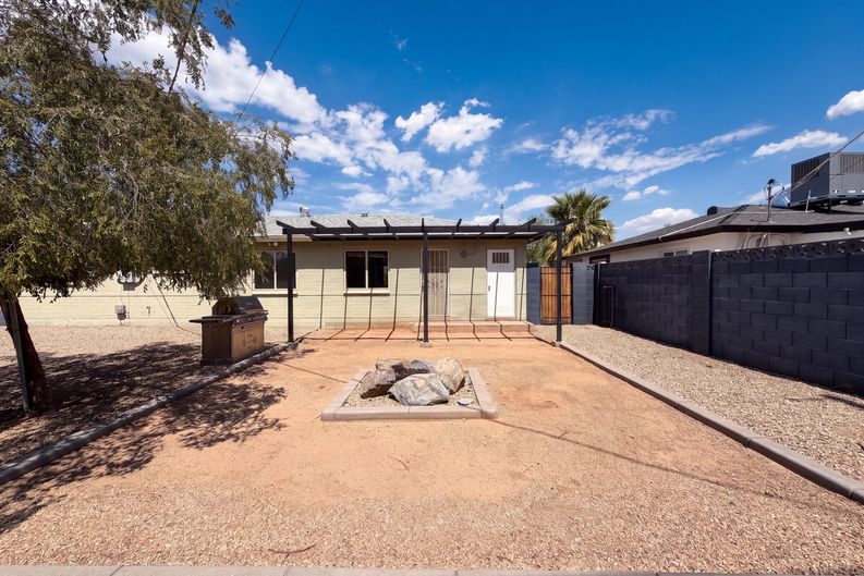 Photo 5 of 29 of 909 W Missouri Ave, Phoenix, AZ