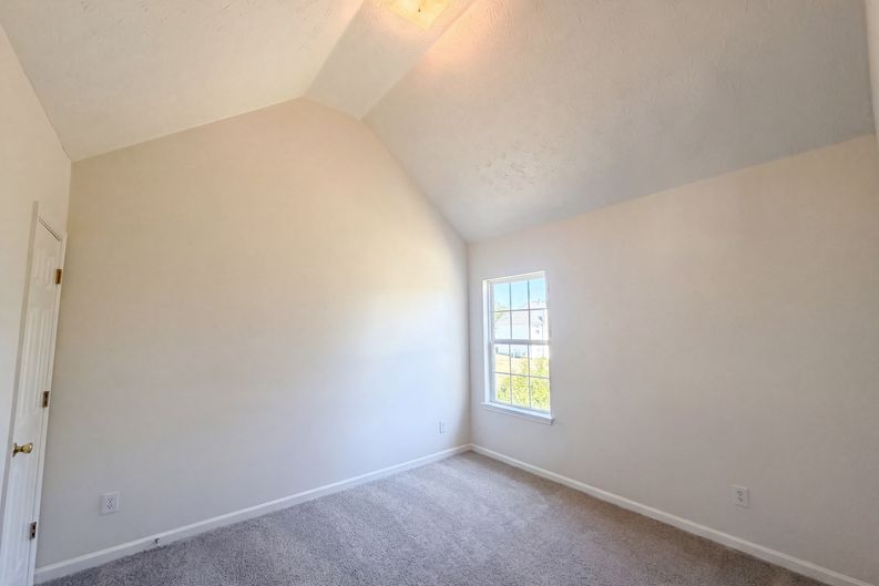Photo 11 of 25 of 2925 Lake Port Dr, Snellville, GA