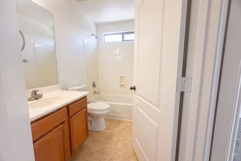 Photo 9 of 17 of 1321 W Matthews Dr, San Tan Valley, AZ