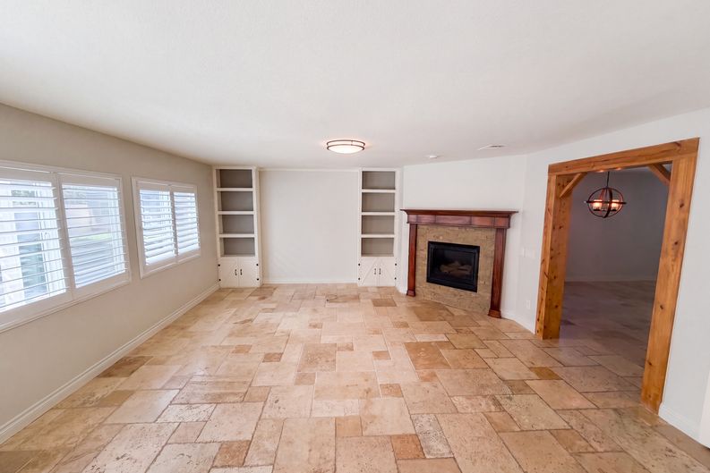 Photo 8 of 26 of 5105 Mendip St, Oceanside, CA