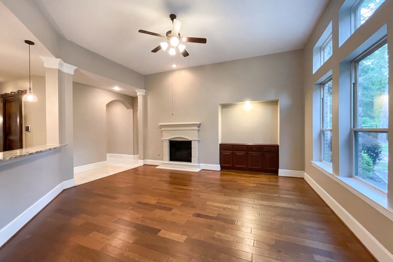 Photo 8 of 27 of 31403 Imperial Bluff Ct, Spring, TX