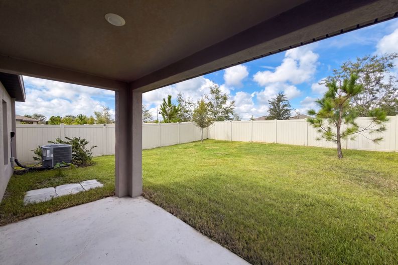 Photo 17 of 18 of 3513 Radiant Mountain Dr, Plant City, FL