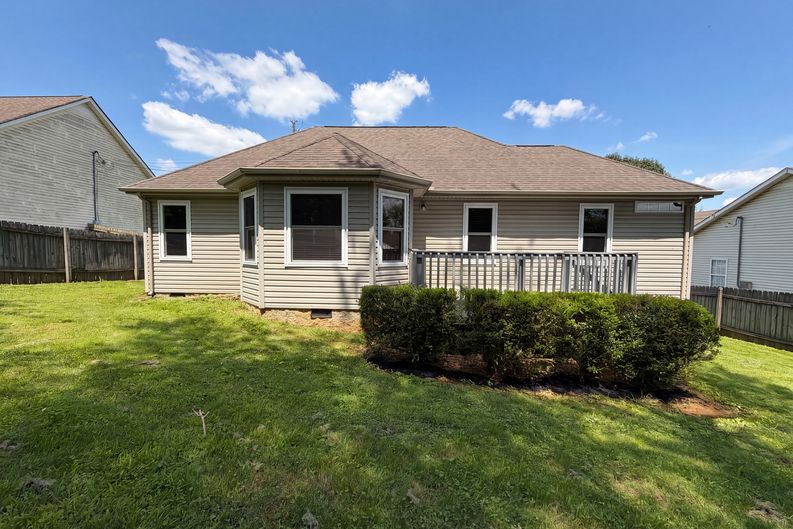 Photo 5 of 18 of 832 Stone Hedge Ct, Old Hickory, TN