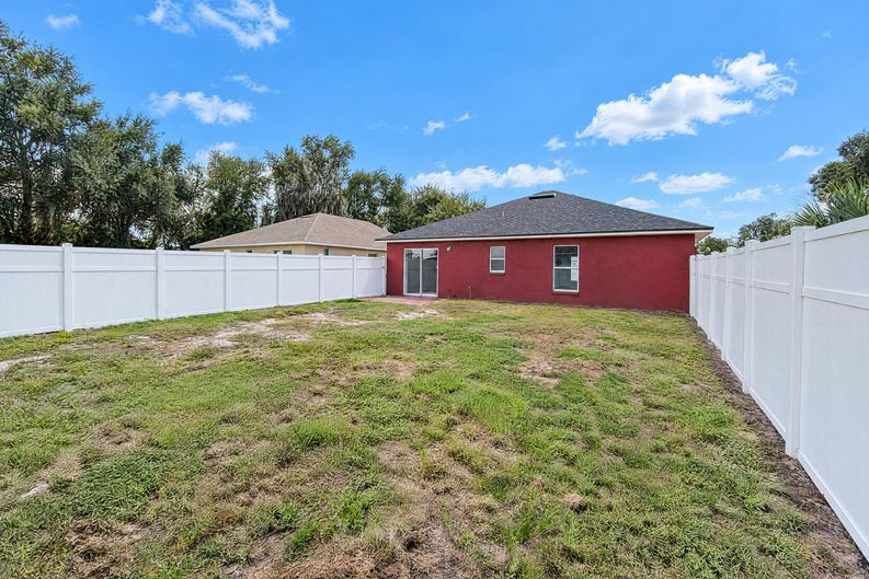 Photo 17 of 19 of 2949 Illinois Ave, Lakeland, FL