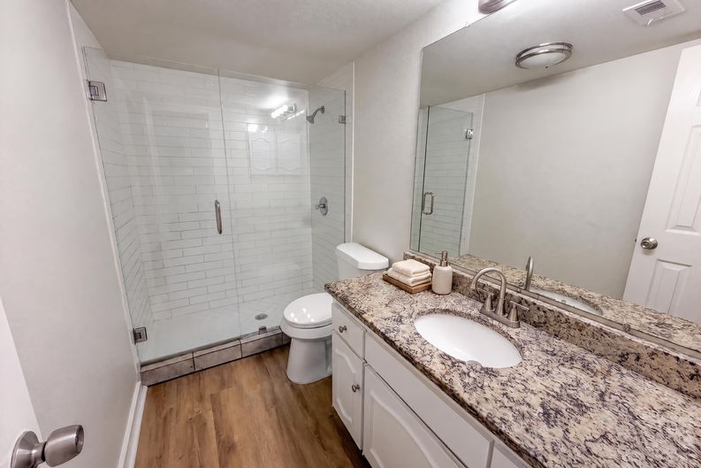 Photo 11 of 20 of 3969 Lost Creek Dr, Dallas, TX