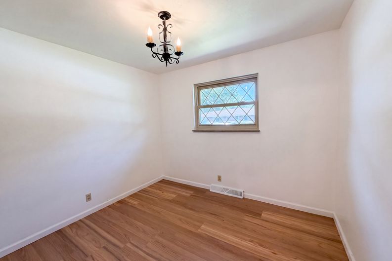 Photo 4 of 25 of 209 Dana Dr, Collinsville, IL