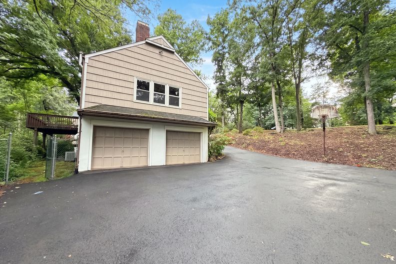 Photo 5 of 35 of 101 Wexford Way, Basking Ridge, NJ