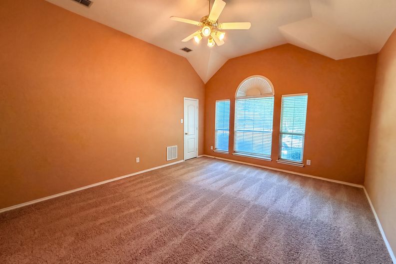 Photo 13 of 22 of 1311 Stanford Dr, Rockwall, TX