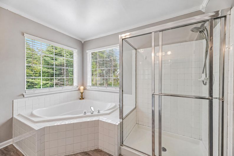 Photo 9 of 48 of 6046 Persinger House Ct, Manassas, VA