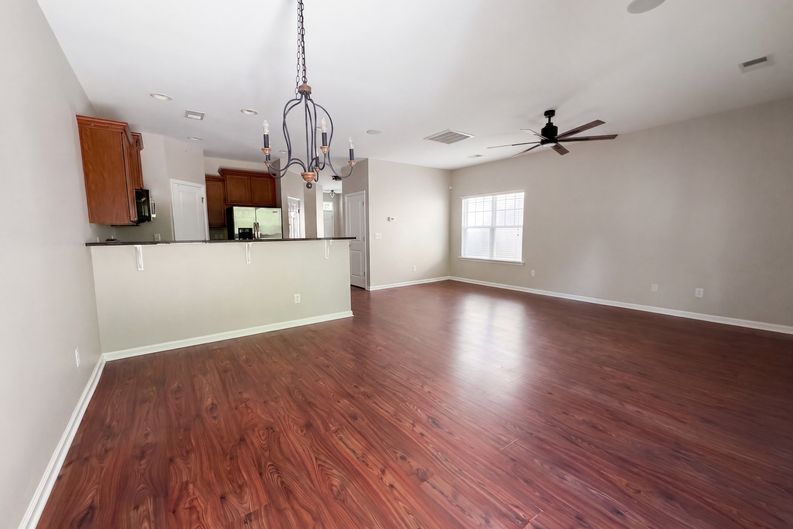 Photo 7 of 24 of 815 Parnell Ct, Columbia, SC
