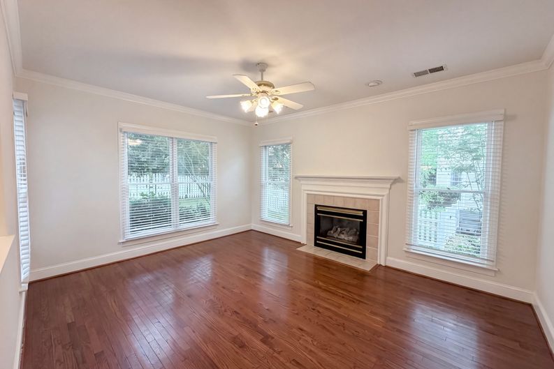 Photo 3 of 21 of 7906 Elphin Ct, Charlotte, NC