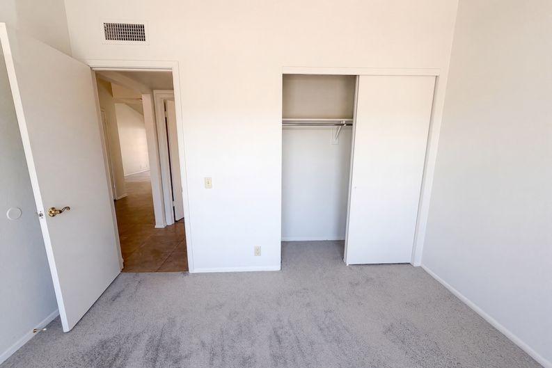 Photo 8 of 24 of 6018 W Mescal St, Glendale, AZ