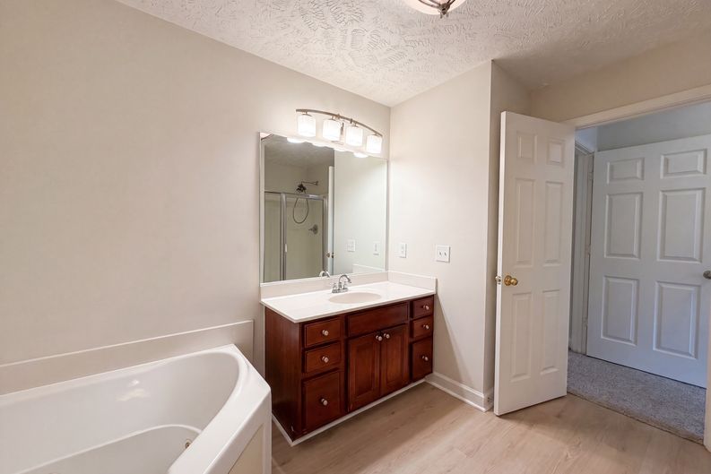 Photo 17 of 25 of 1223 California Dr, Murfreesboro, TN
