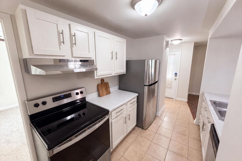 Photo 6 of 18 of 3618 Gustar Ct, Charlotte, NC