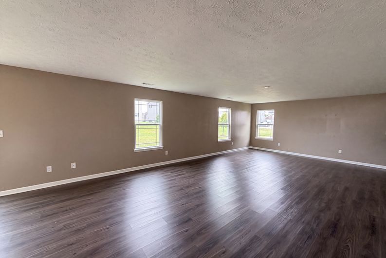 Photo 6 of 23 of 8196 Alyssum Dr, Plainfield, IN
