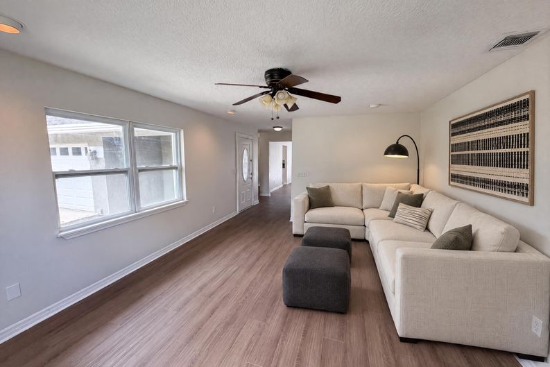 Photo 3 of 29 of 963 Sequoia Dr, Winter Springs, FL