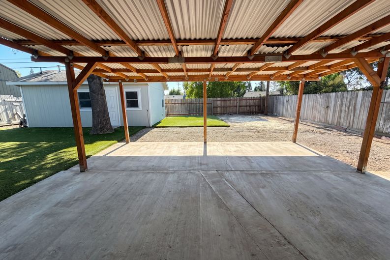 Photo 25 of 31 of 1422 Oakmont Dr, Roseville, CA