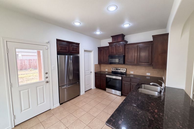 Photo 7 of 21 of 1728 Jacona Trl, Fort Worth, TX