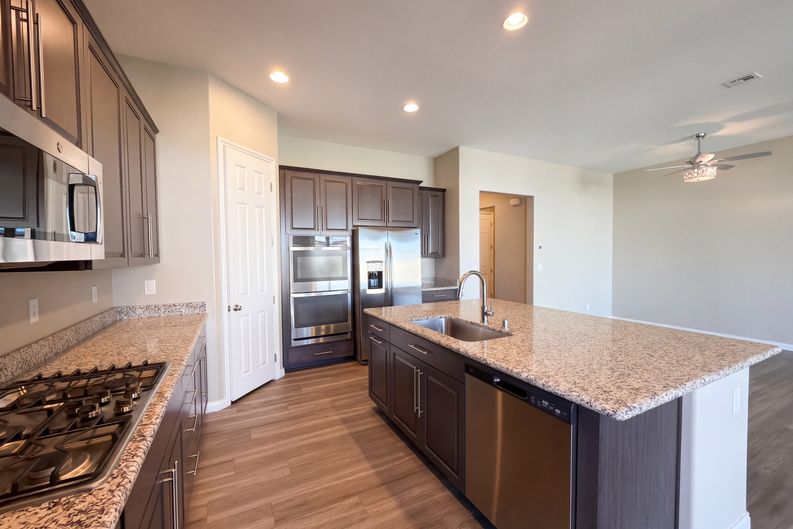 Photo 6 of 34 of 10138 Tamberlaine Ave, Las Vegas, NV