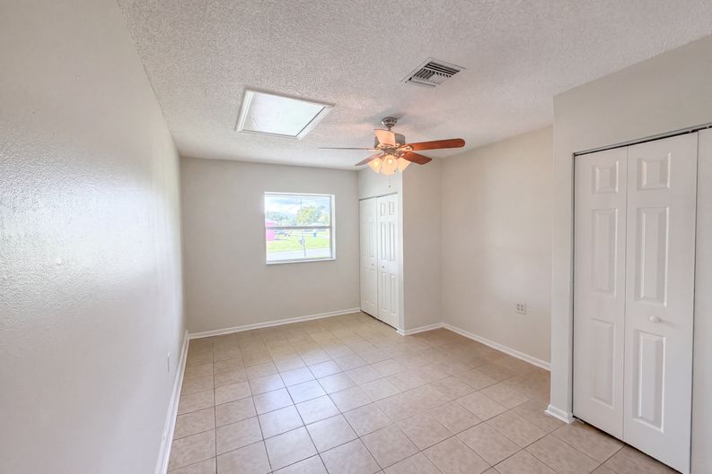 Photo 4 of 24 of 1262 Padgett Cir, Lady Lake, FL