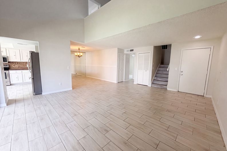 Photo 7 of 16 of 4747 Puritan Cir, Tampa, FL