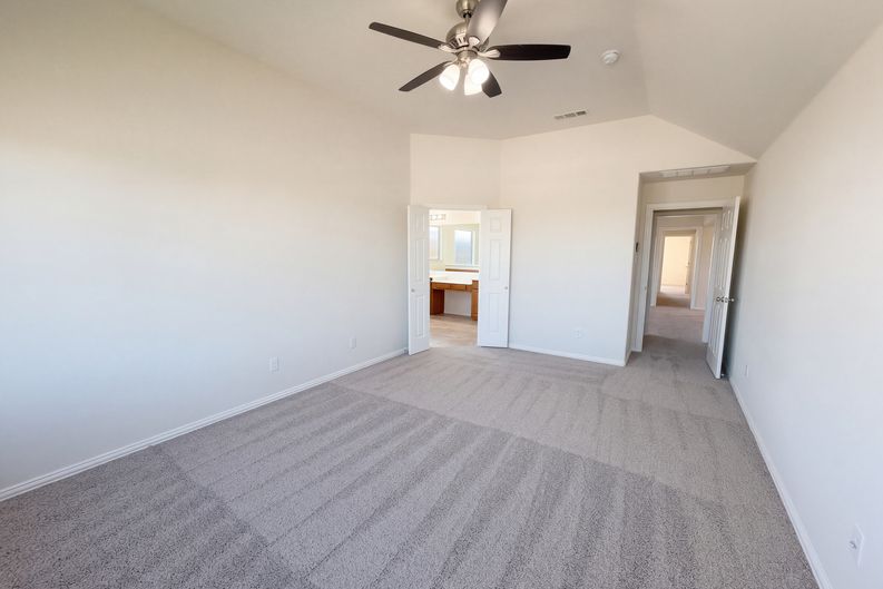 Photo 12 of 32 of 2030 Uvalde Dr, Forney, TX