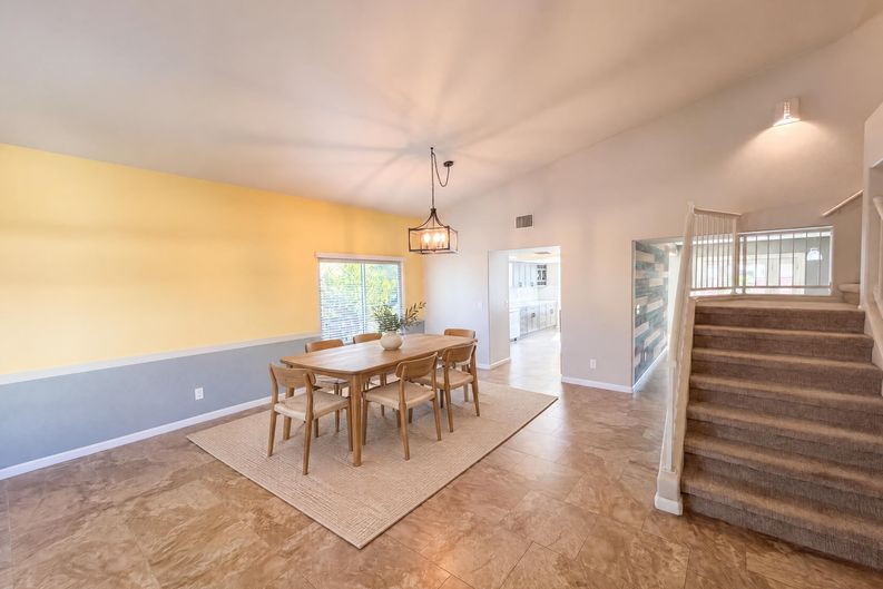 Photo 11 of 26 of 851 W Port Royal Pl, Tucson, AZ
