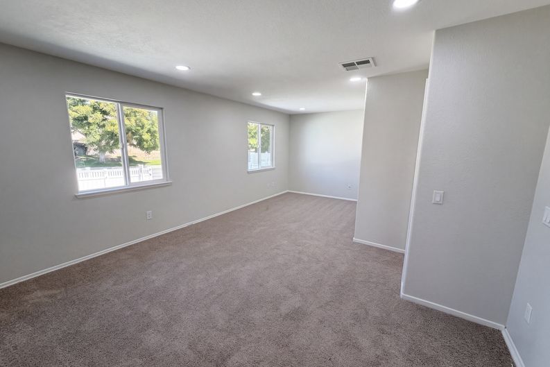 Photo 15 of 26 of 2371 W Via Bello Dr, Rialto, CA