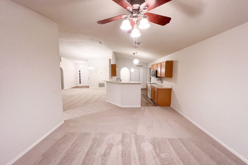 Photo 10 of 25 of 37091 Southern Glen Way, Hilliard, FL