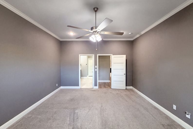 Photo 11 of 24 of 8912 Holt St, Lakeside, TX