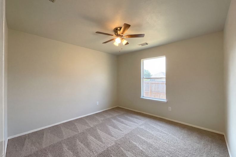 Photo 17 of 37 of 10710 Laurelton Ct, Humble, TX
