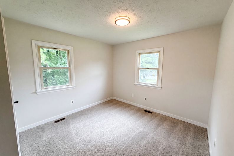 Photo 4 of 17 of 7397 Shady Grove Rd, Mechanicsville, VA