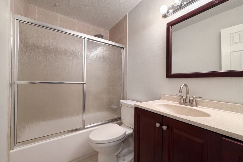 Photo 11 of 18 of 2503 McCue Rd, Houston, TX