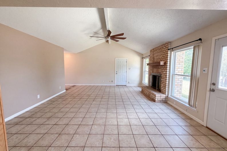 Photo 8 of 16 of 2803 Persimmon Dr, Killeen, TX
