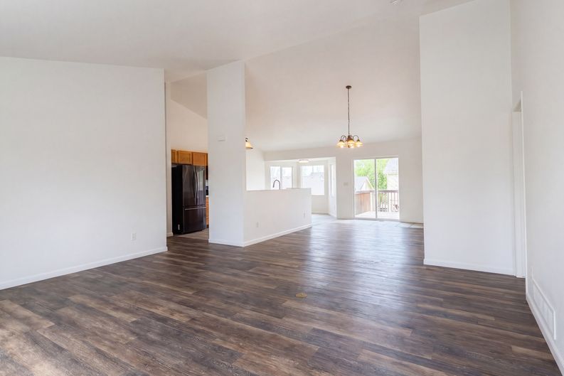Photo 3 of 28 of 4098 La Junta Dr, Loveland, CO