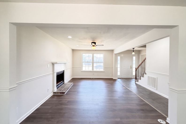 Photo 3 of 27 of 1122 Tobacco Rd, Clarksville, TN