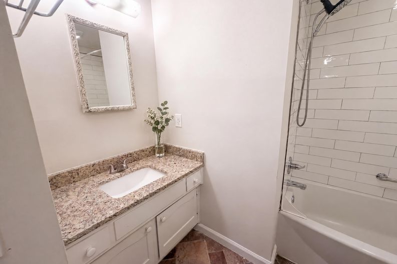 Photo 11 of 19 of 2605 Lamroc Rd, Greensboro, NC