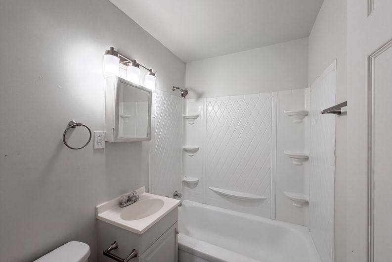Photo 12 of 20 of 4770 Woodend Ave, Kansas City, KS