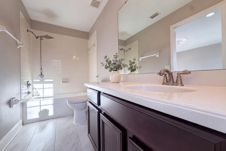 Photo 24 of 36 of 12424 Belcroft Dr, Riverview, FL