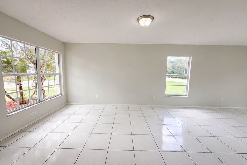 Photo 10 of 22 of 1611 Callie Ct, Apopka, FL