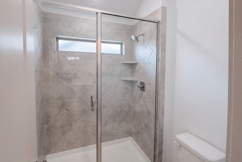 Photo 16 of 28 of 9694 Brackenfield Ln, Frisco, TX