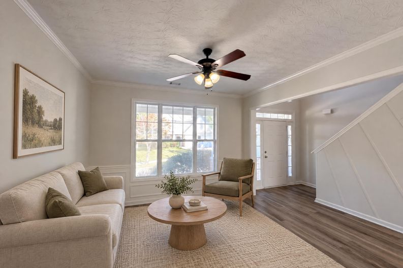 Photo 8 of 53 of 6730 Island Pointe Dr, Buford, GA