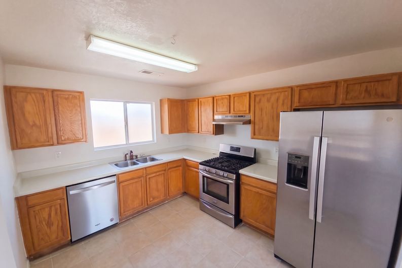 Photo 13 of 18 of 5051 27th Ave NE, Rio Rancho, NM