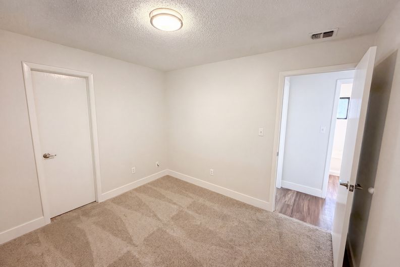 Photo 16 of 25 of 2768 Galatian Pl, Orlando, FL