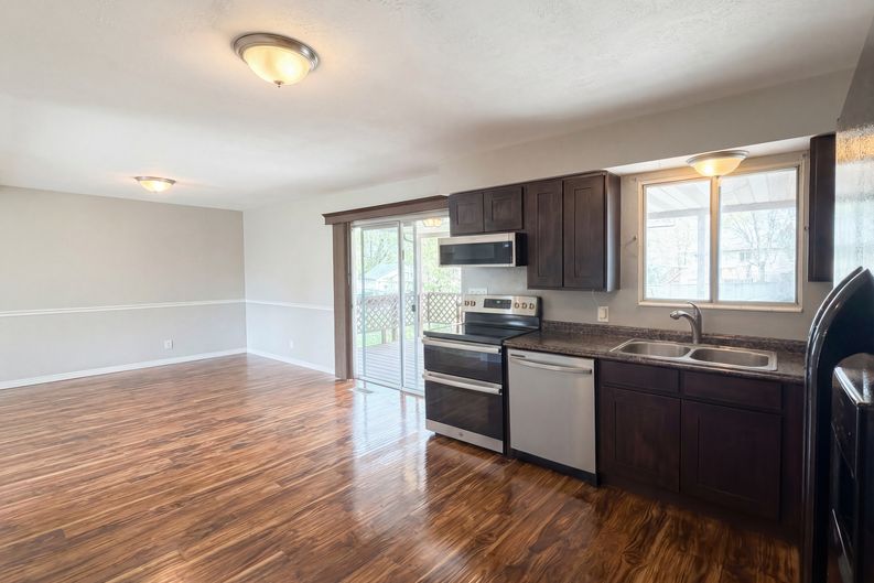 Photo 9 of 22 of 750 W Gentile St, Layton, UT