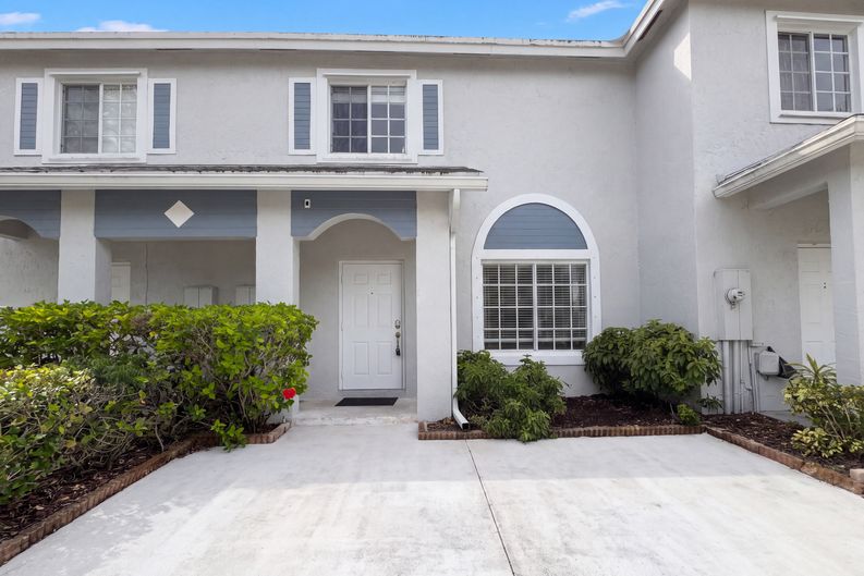 Photo 21 of 24 of 1480 SW 47th Ave, Deerfield Beach, FL