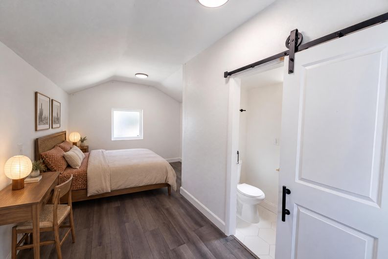 Photo 8 of 15 of 212 W Hiawatha St, Tampa, FL