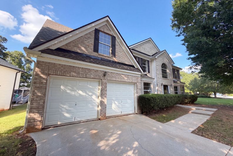 Photo 6 of 26 of 7425 Bodnant Dr, Fairburn, GA